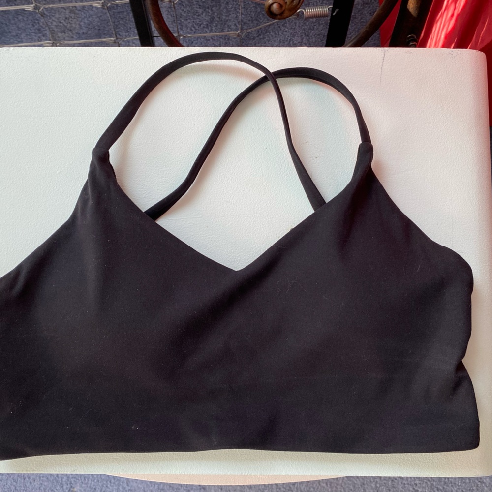 Women’s Black Strappy Sports Bra